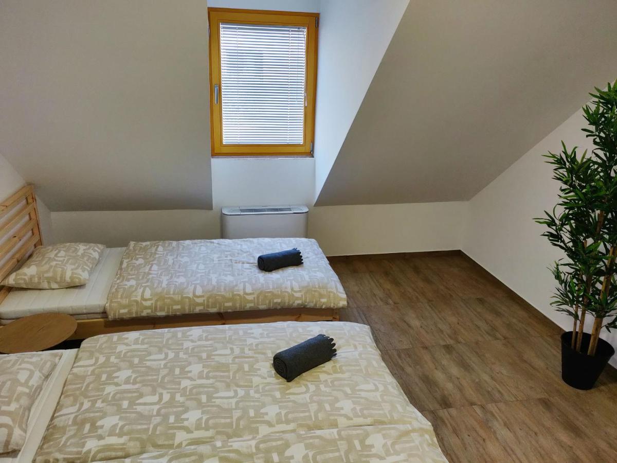 Pubyland Rooms & Apartments Rogatec Екстер'єр фото