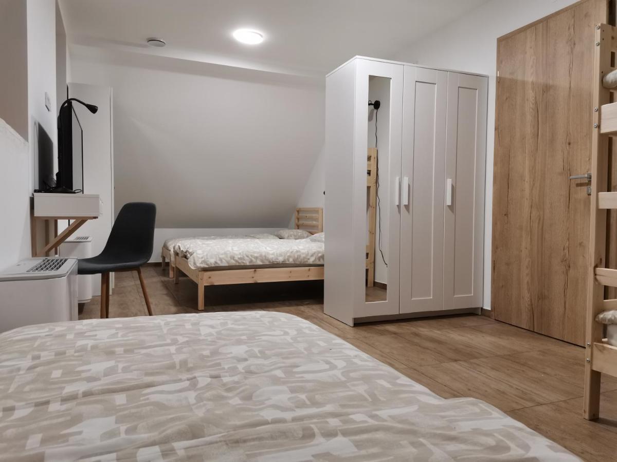 Pubyland Rooms & Apartments Rogatec Екстер'єр фото